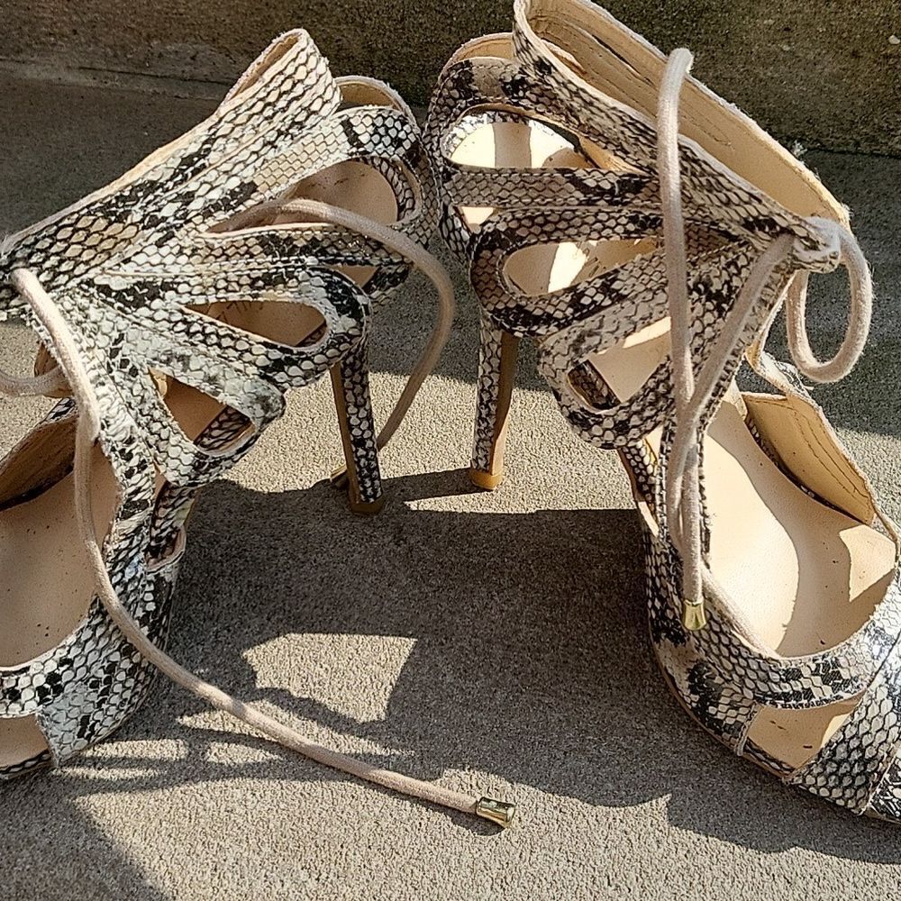 Snake skin heels - Picture 3 of 7